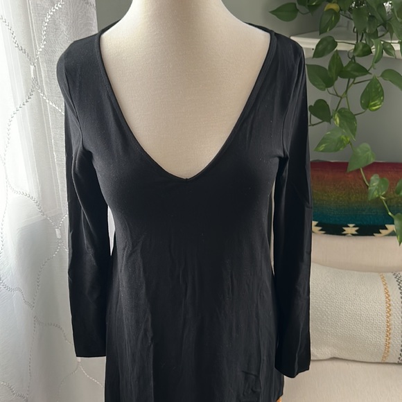 Express • Black V Neck Long Sleeve Dress - Picture 2 of 9